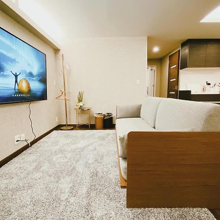 Cherry Blooming Tokyo- All Suite Boutique Hotel 东京伊樱里-中央区全套房艺术酒店 Екстериор снимка