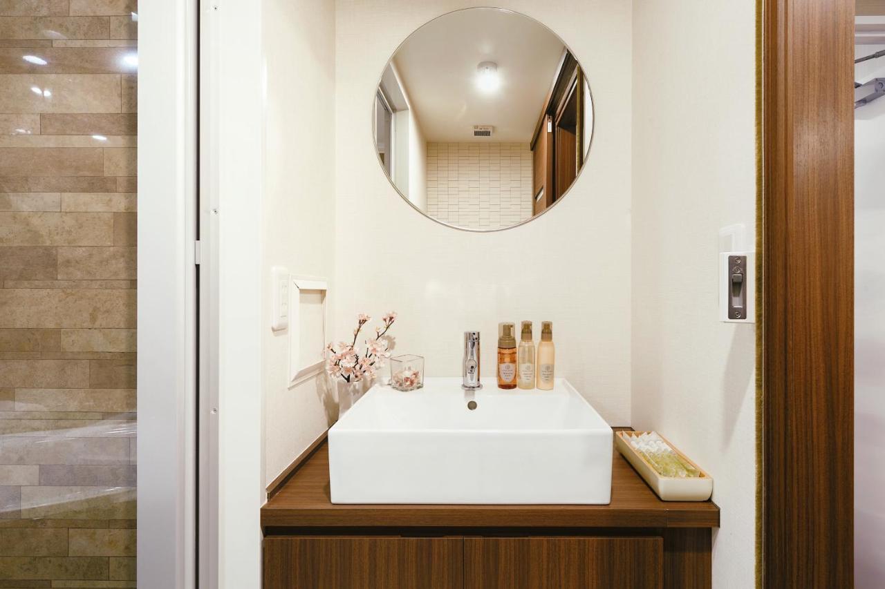 Cherry Blooming Tokyo- All Suite Boutique Hotel 东京伊樱里-中央区全套房艺术酒店 Екстериор снимка