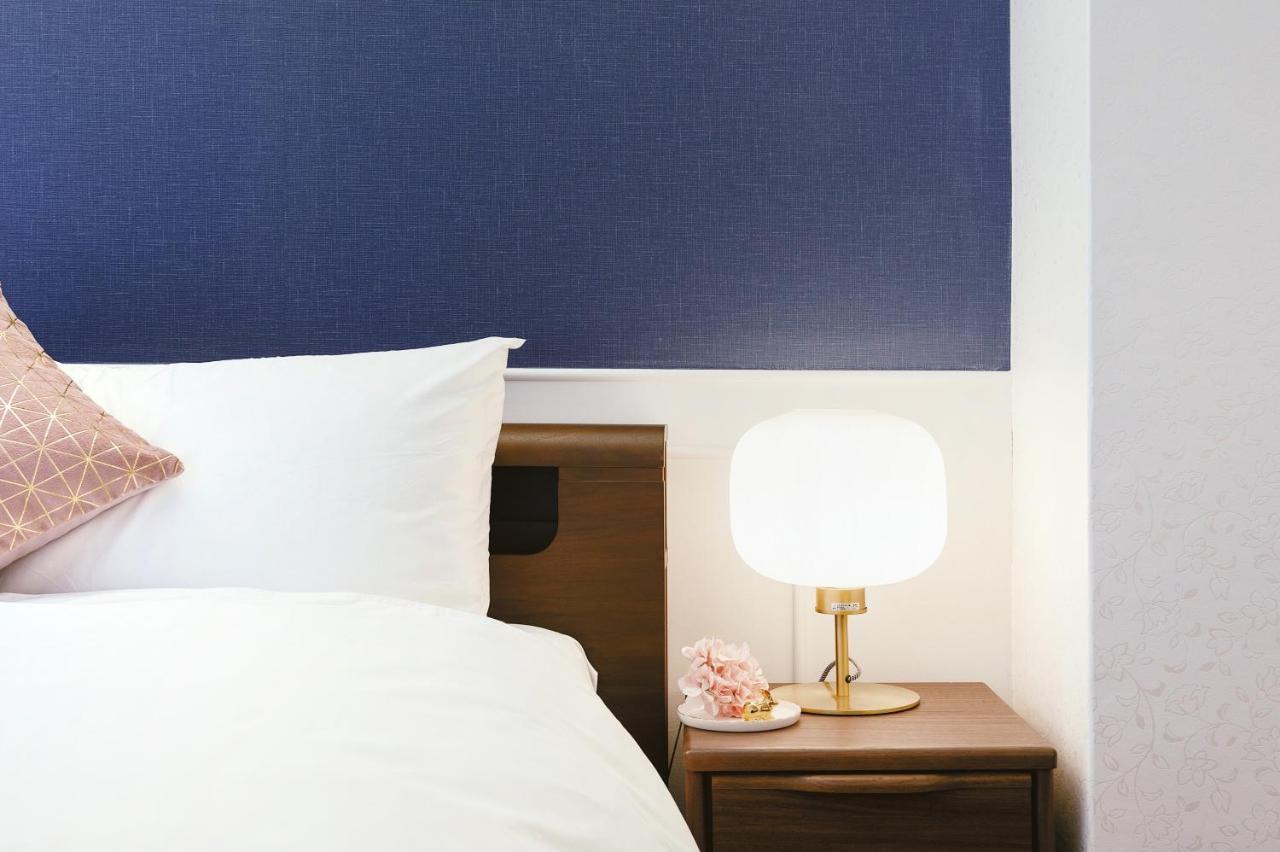 Cherry Blooming Tokyo- All Suite Boutique Hotel 东京伊樱里-中央区全套房艺术酒店 Екстериор снимка