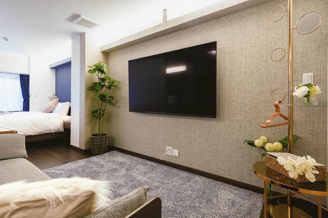 Cherry Blooming Tokyo- All Suite Boutique Hotel 东京伊樱里-中央区全套房艺术酒店 Екстериор снимка
