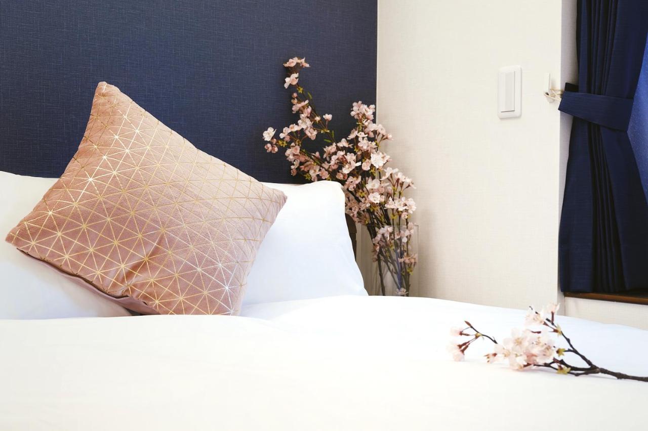 Cherry Blooming Tokyo- All Suite Boutique Hotel 东京伊樱里-中央区全套房艺术酒店 Екстериор снимка